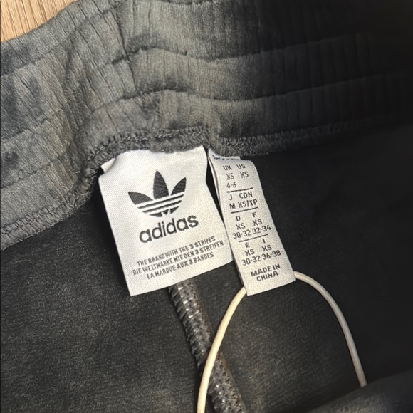 Adidas Velvet Flared Pants NWOT - XS - Picture 2 of 5